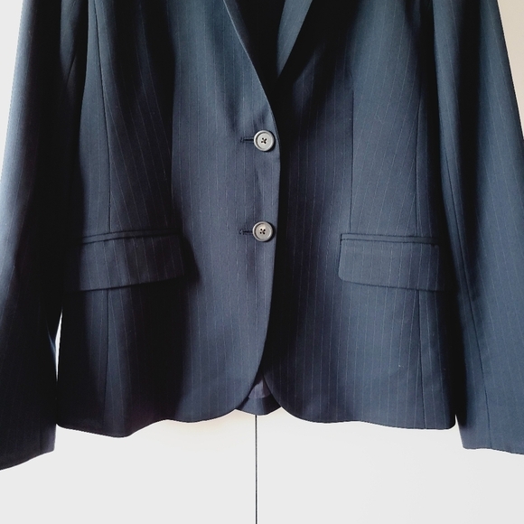 J. Crew Super 120s Navy Pinstripe Blazer - Picture 4 of 15